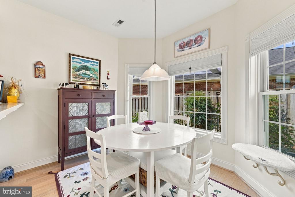 256 CARRIAGE CHASE CIRCLE
