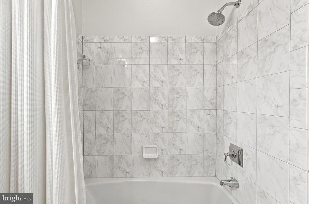 256 CARRIAGE CHASE CIRCLE