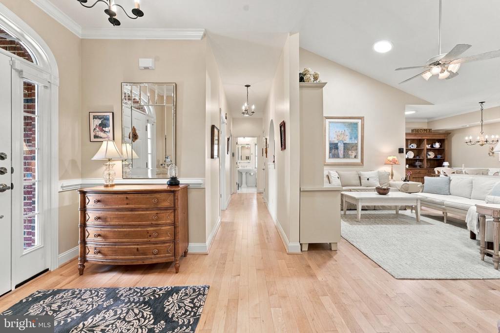 256 CARRIAGE CHASE CIRCLE