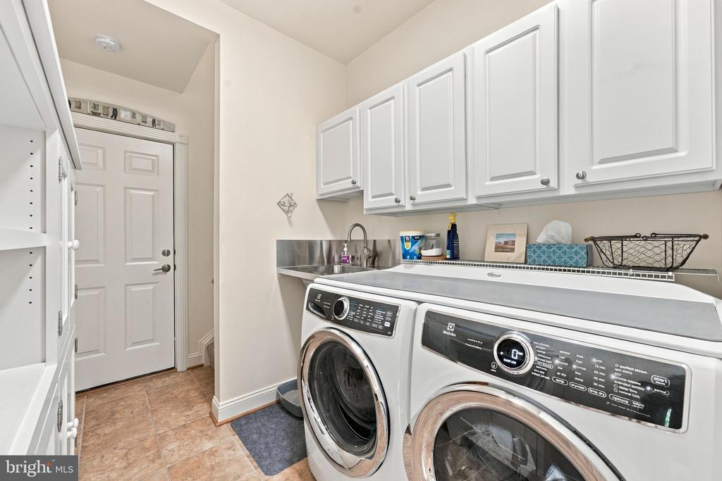 256 CARRIAGE CHASE CIRCLE