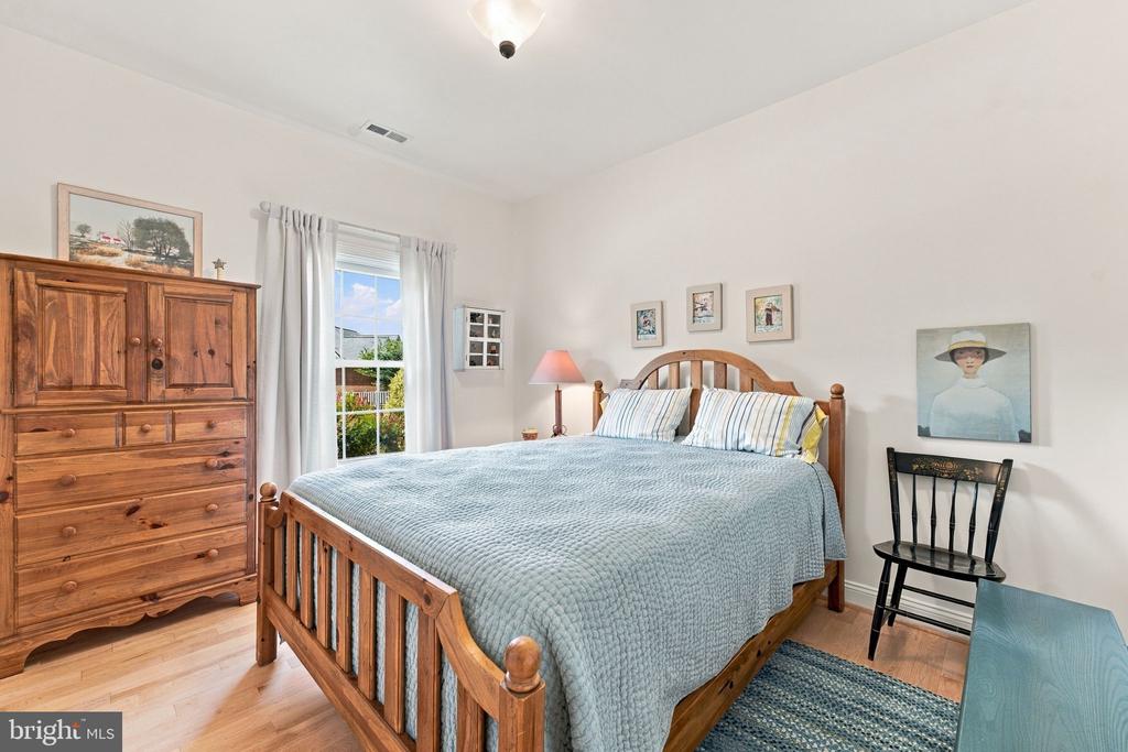 256 CARRIAGE CHASE CIRCLE