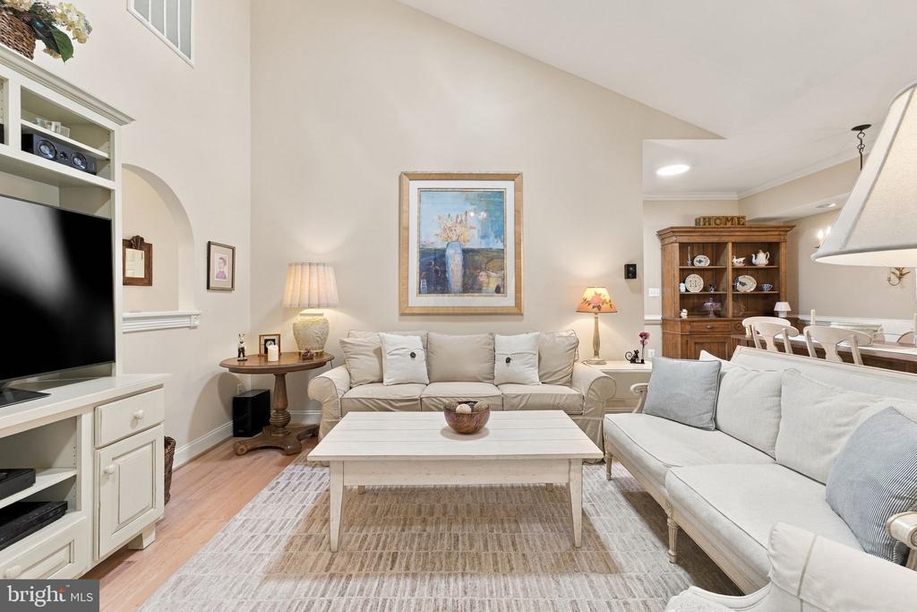 256 CARRIAGE CHASE CIRCLE