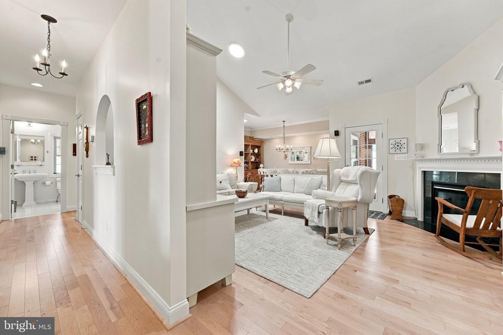 256 CARRIAGE CHASE CIRCLE