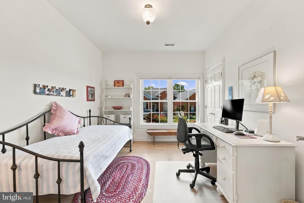 256 CARRIAGE CHASE CIRCLE