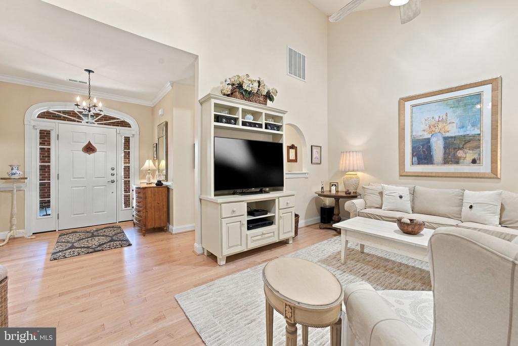 256 CARRIAGE CHASE CIRCLE