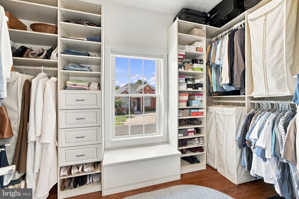 256 CARRIAGE CHASE CIRCLE