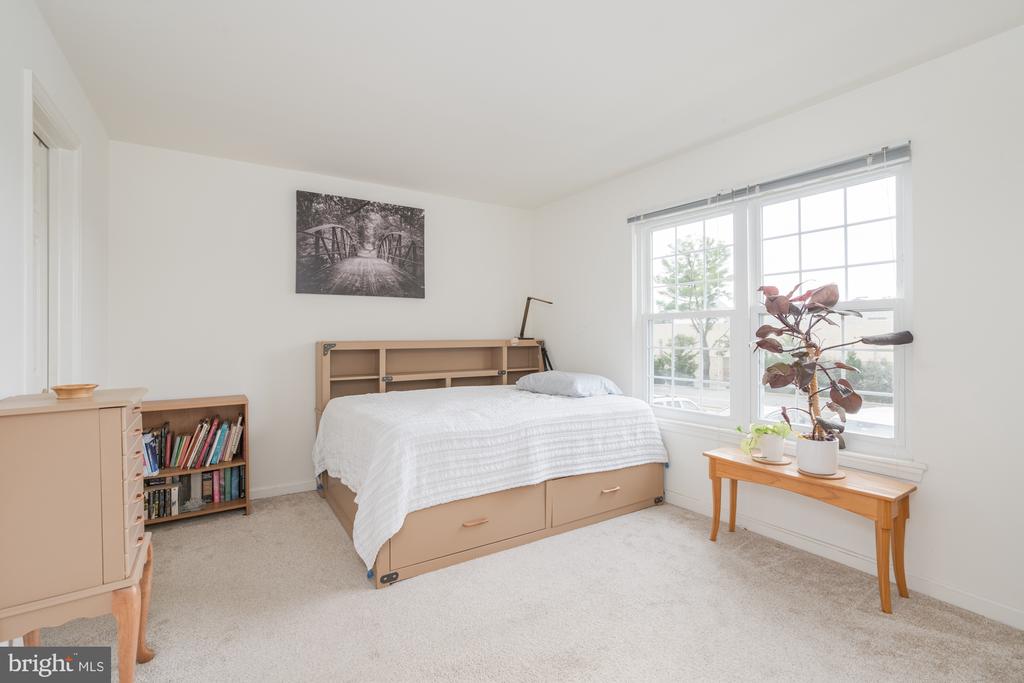 712 CEDAR CREST DRIVE Unit: B