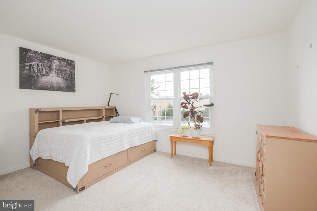 712 CEDAR CREST DRIVE Unit: B