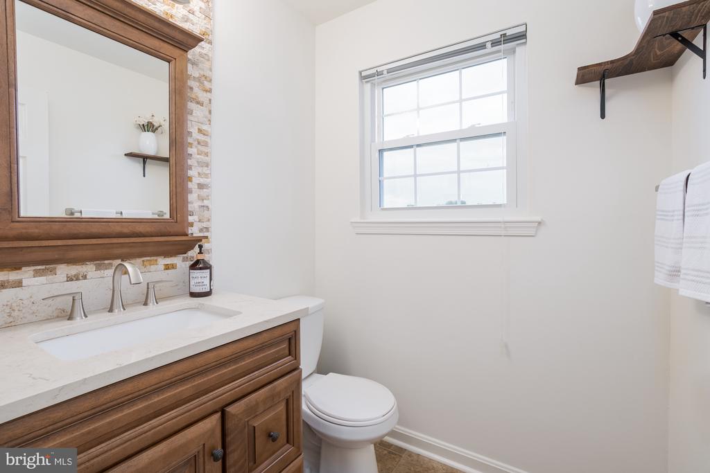 712 CEDAR CREST DRIVE Unit: B
