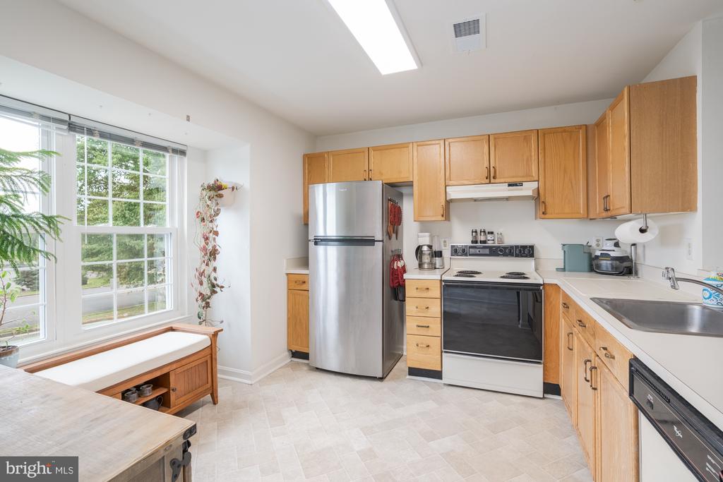 712 CEDAR CREST DRIVE Unit: B