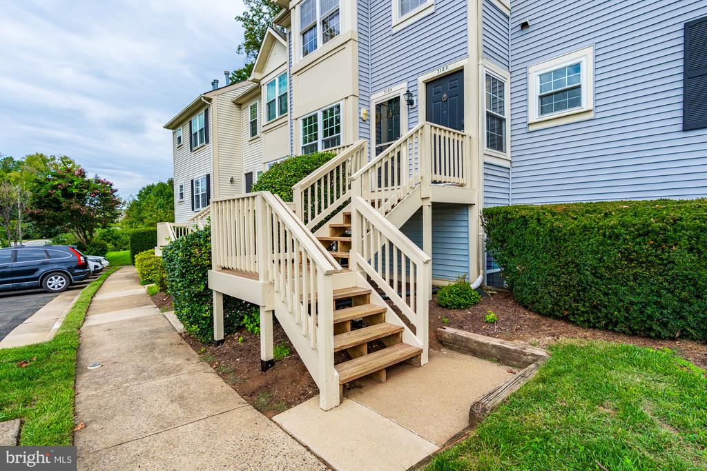 712 CEDAR CREST DRIVE Unit: B