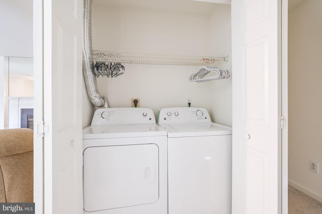 712 CEDAR CREST DRIVE Unit: B