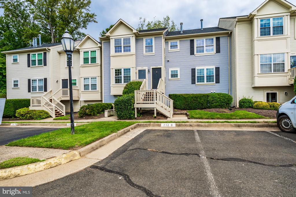 712 CEDAR CREST DRIVE Unit: B