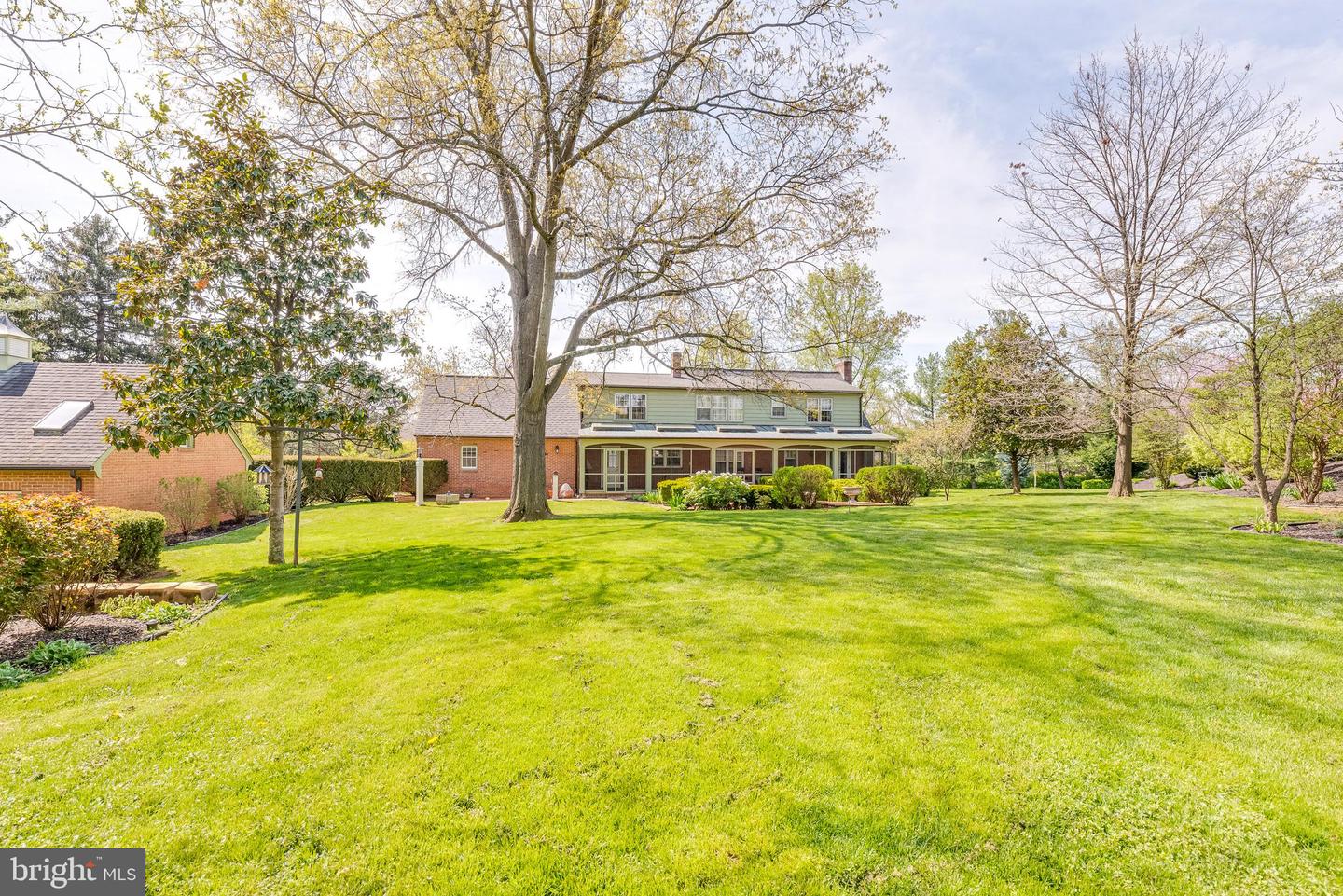 150 Country Club CIRCLE