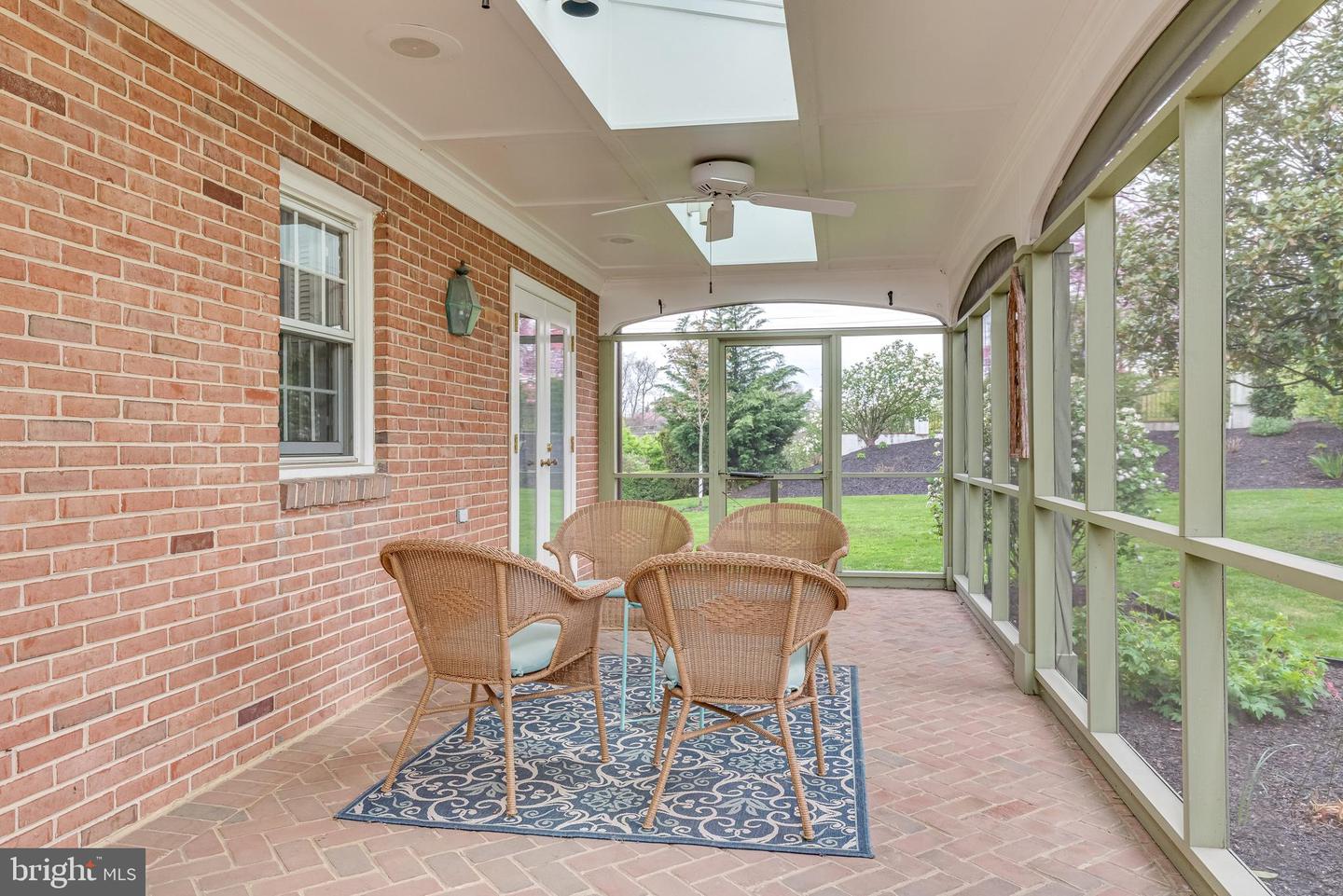 150 Country Club CIRCLE