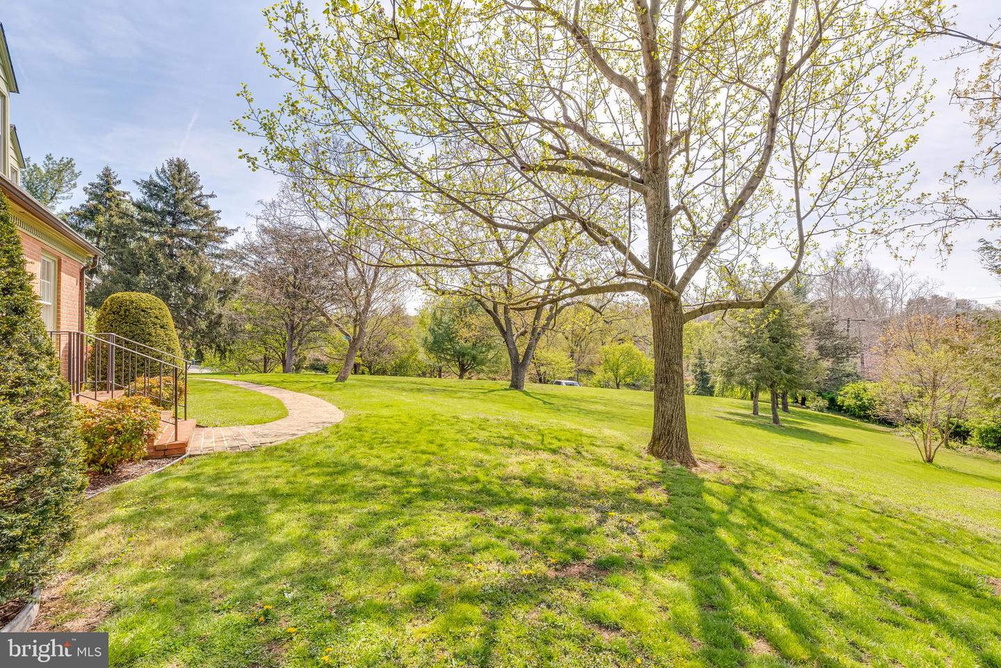 150 Country Club CIRCLE