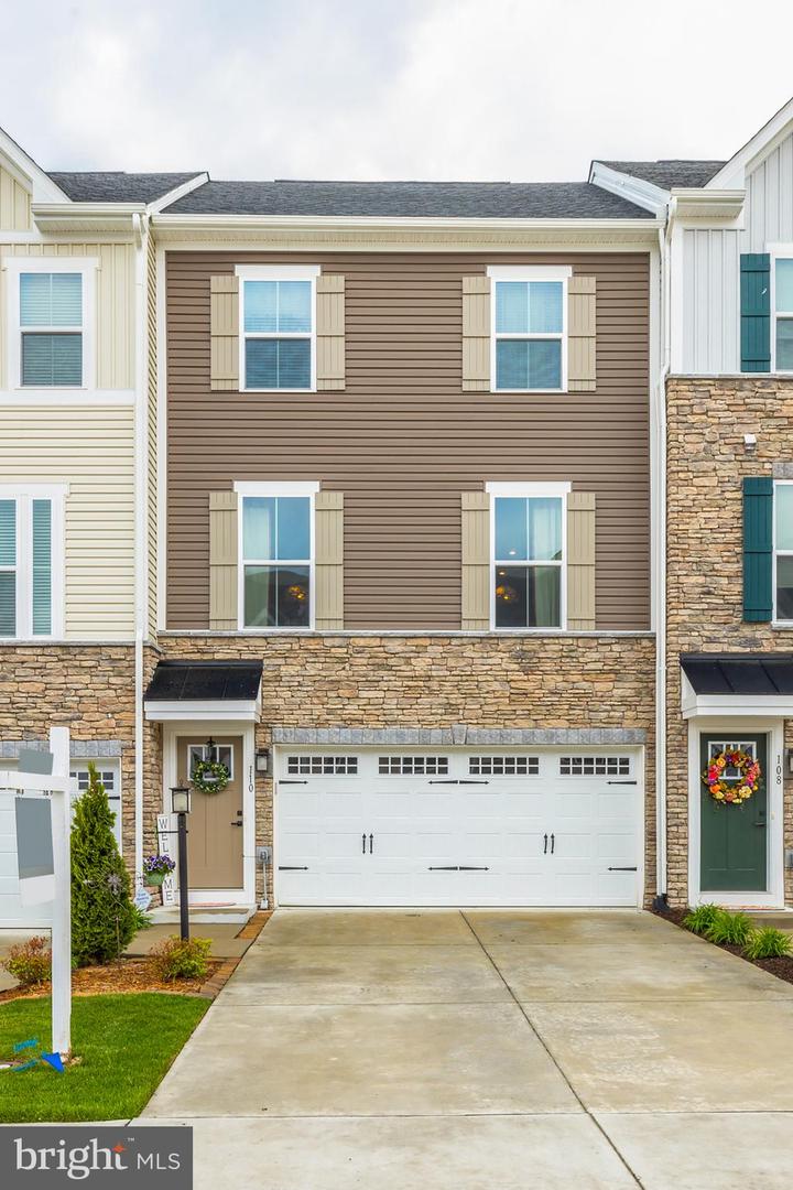 110 Burkwood TERRACE