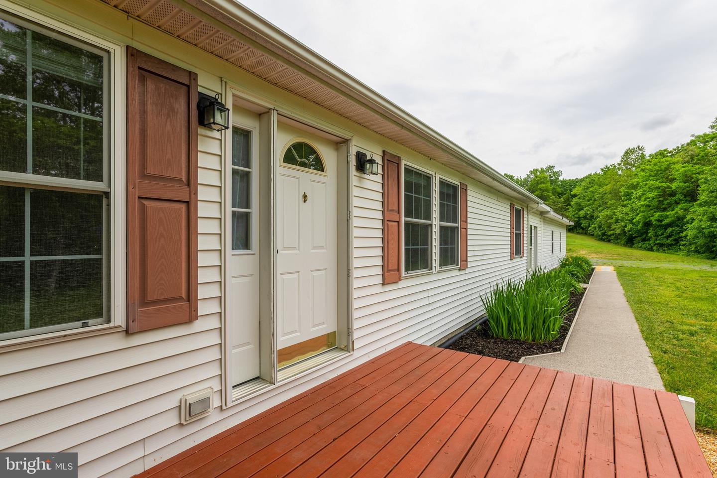 293 Majestic Oaks LANE