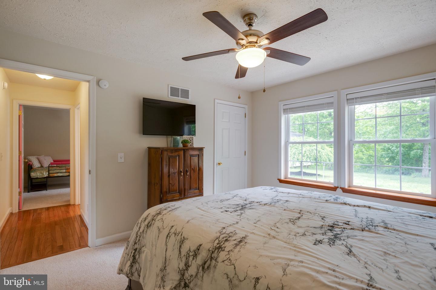 293 Majestic Oaks LANE