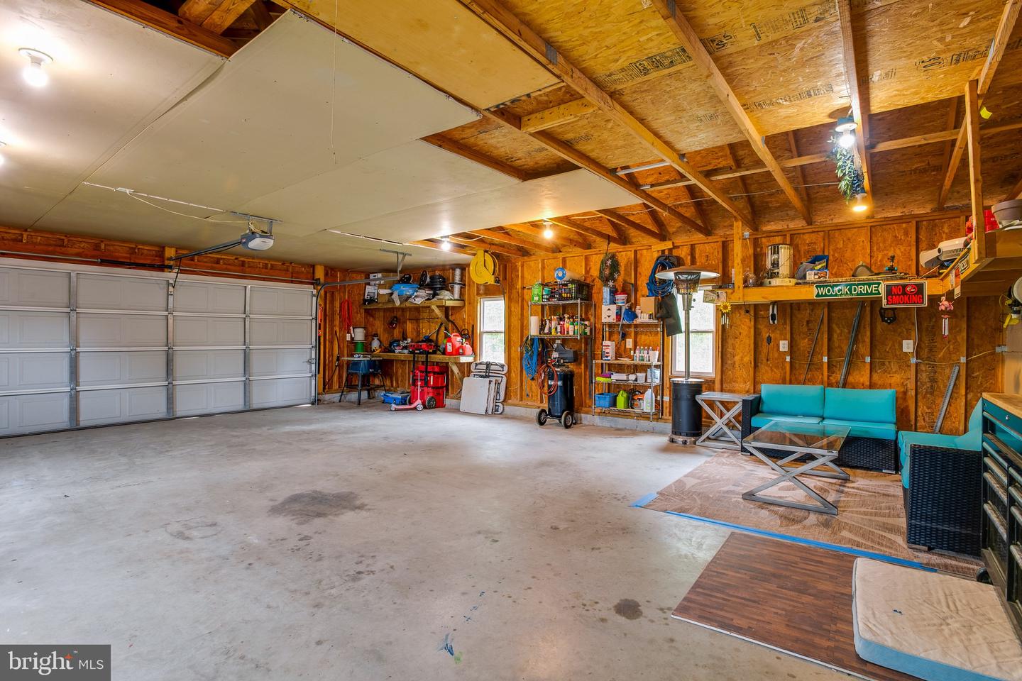 293 Majestic Oaks LANE