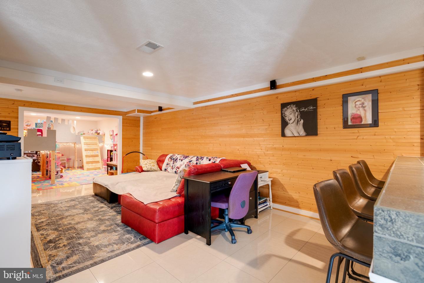 293 Majestic Oaks LANE