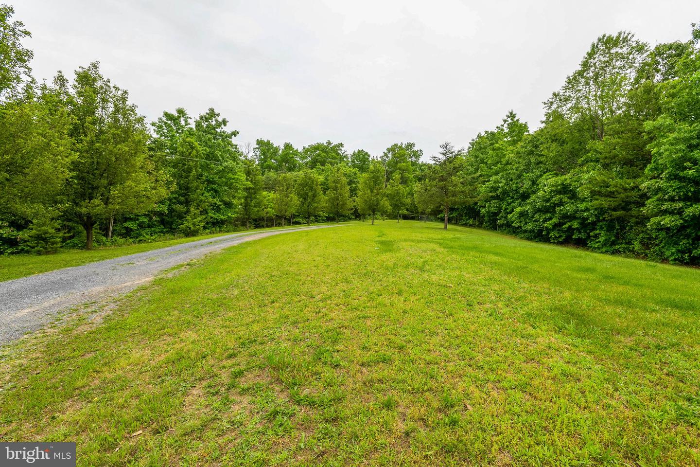293 Majestic Oaks LANE