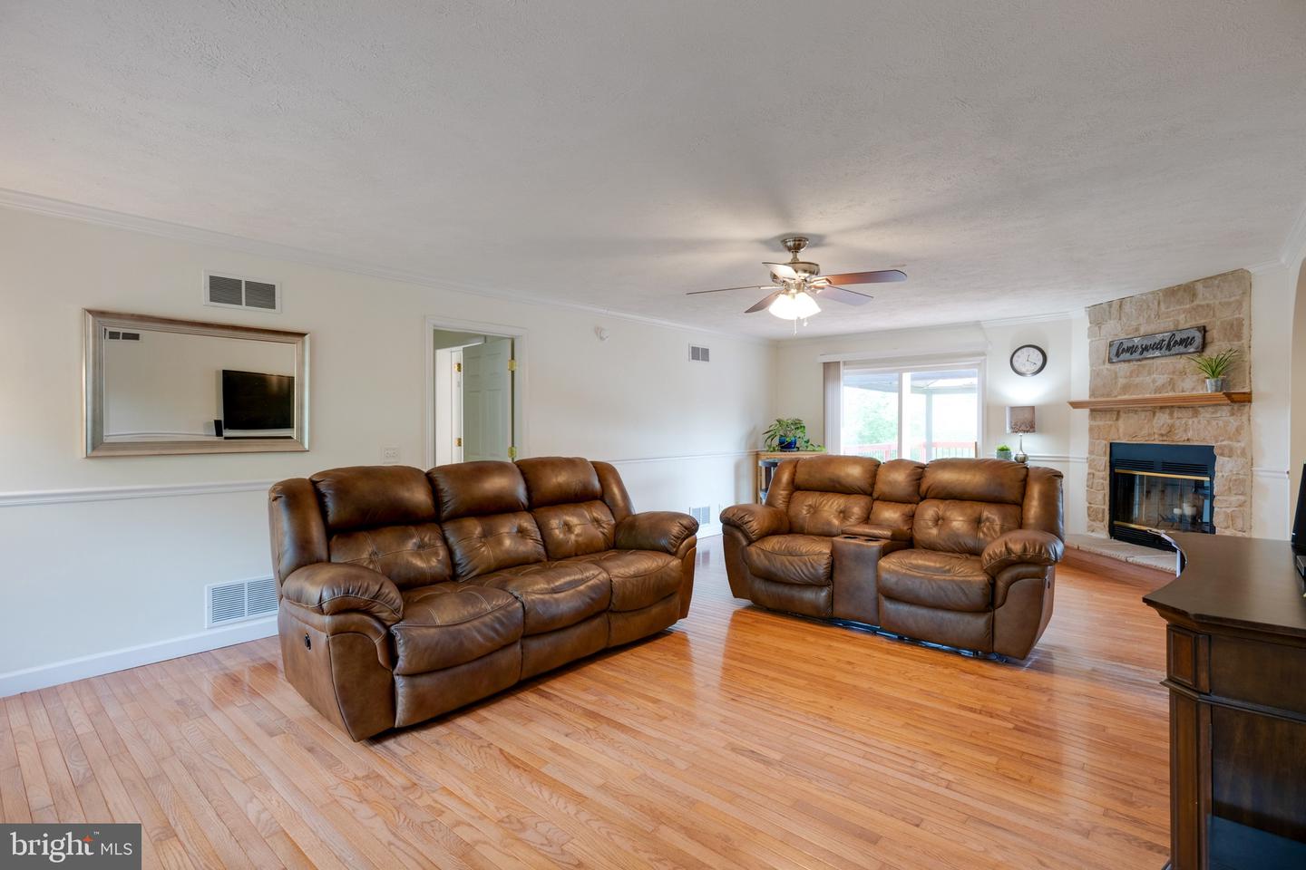 293 Majestic Oaks LANE