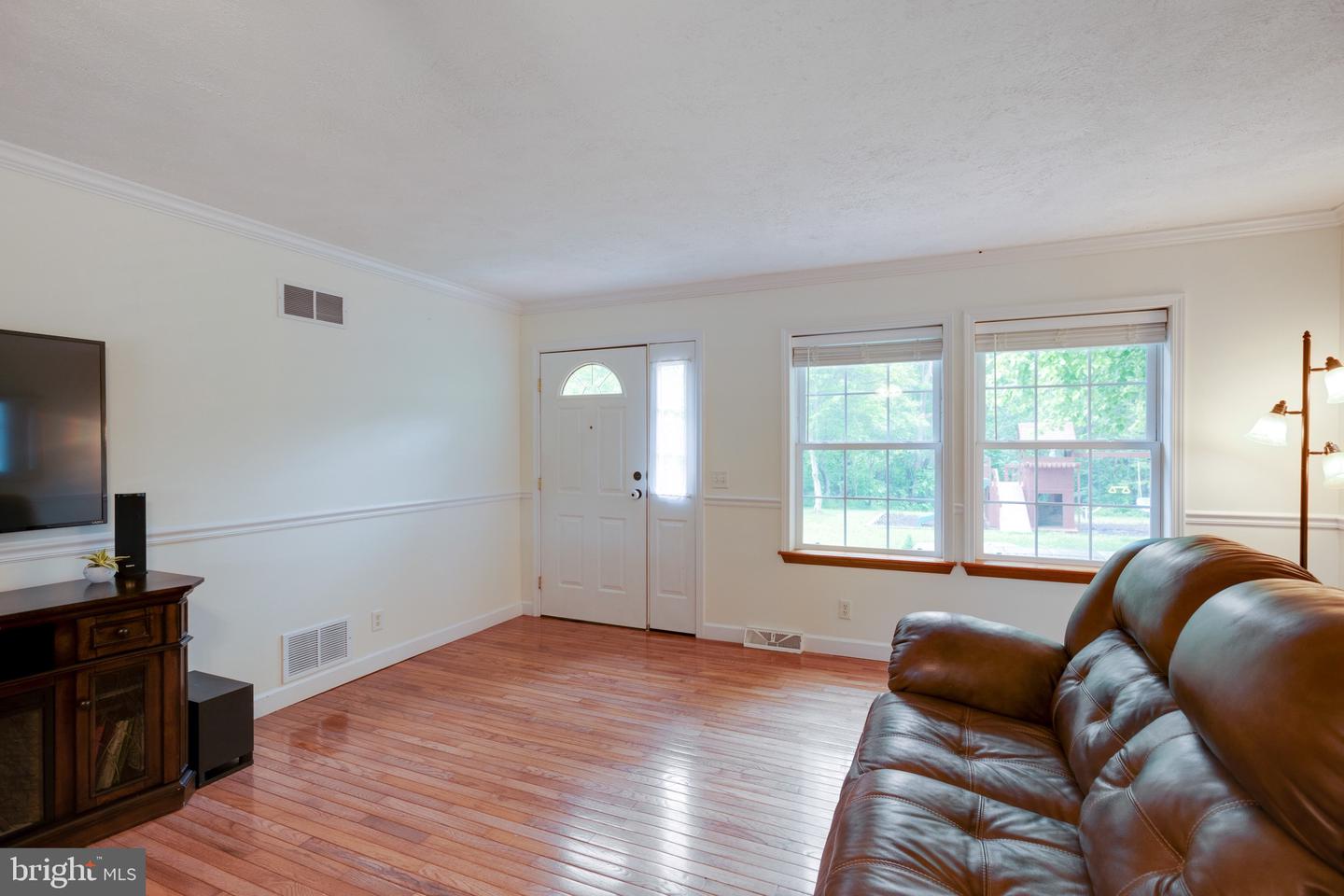 293 Majestic Oaks LANE