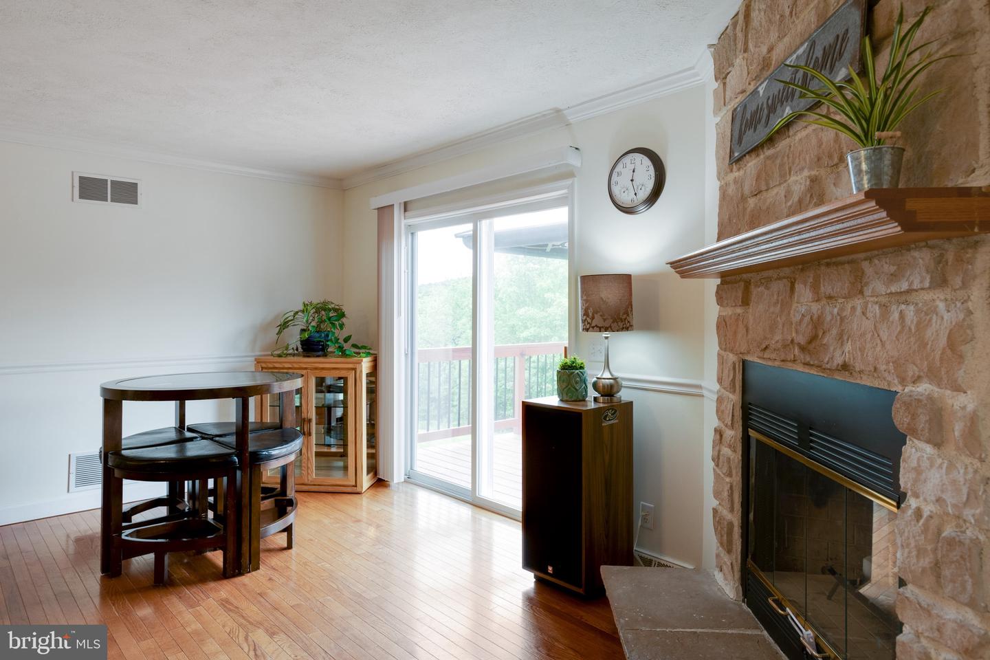 293 Majestic Oaks LANE