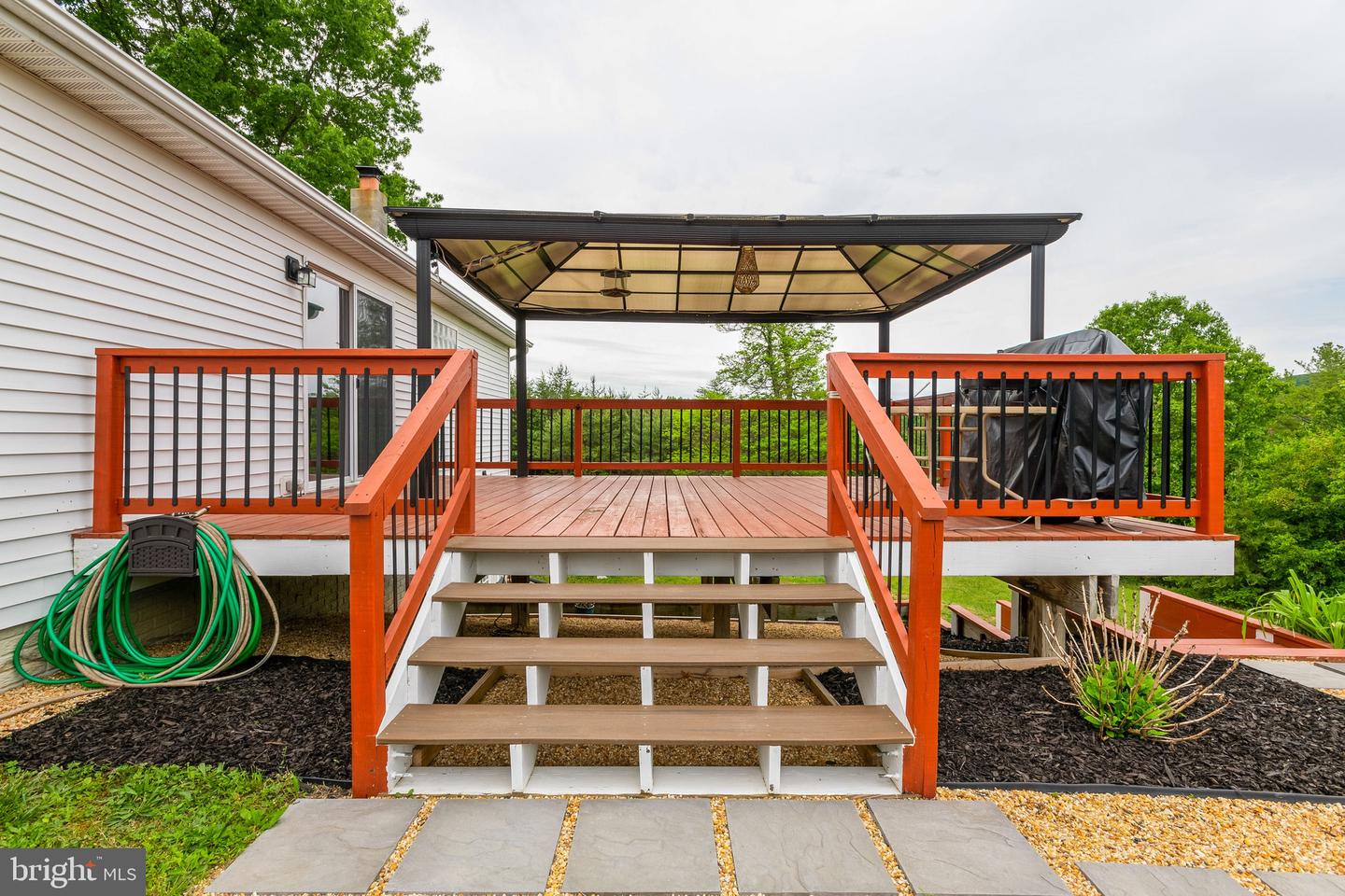 293 Majestic Oaks LANE
