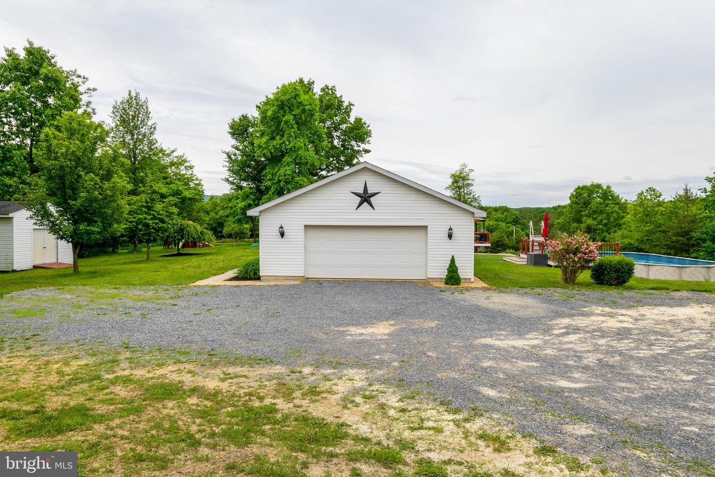 293 Majestic Oaks LANE