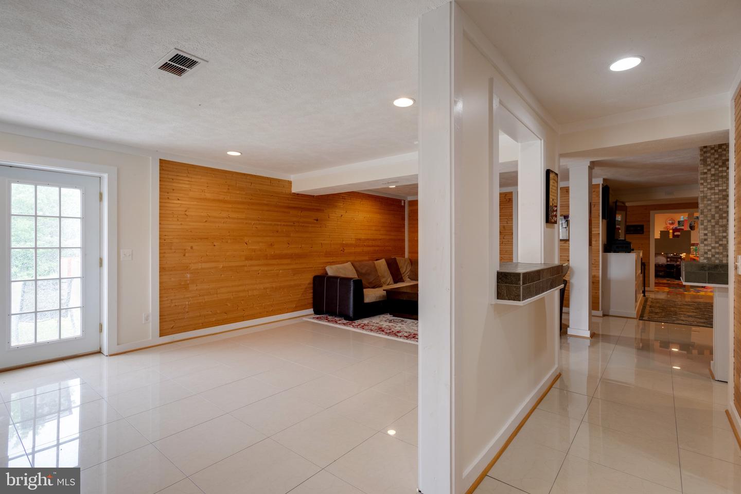 293 Majestic Oaks LANE