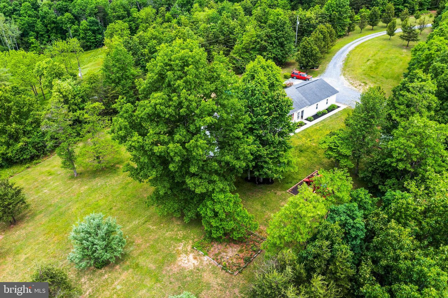 293 Majestic Oaks LANE