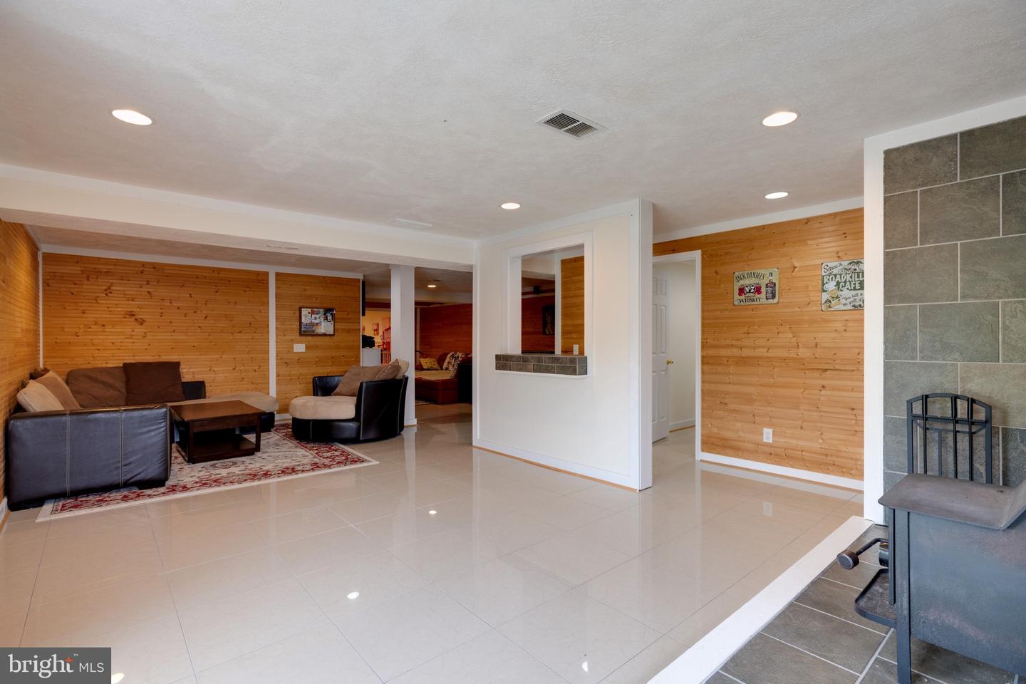 293 Majestic Oaks LANE