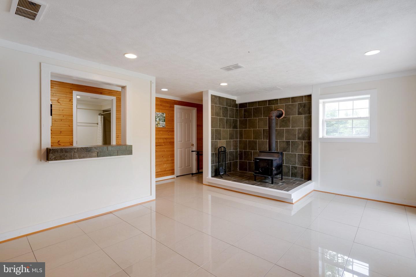293 Majestic Oaks LANE