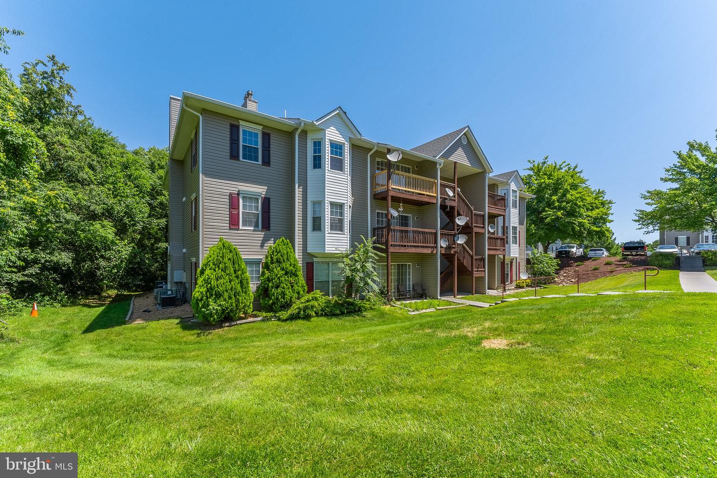 112 Timberlake TERRACE Unit: 10