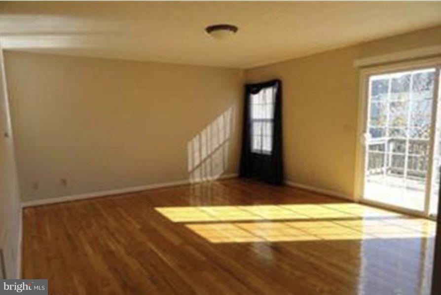 323 Copperfield LANE