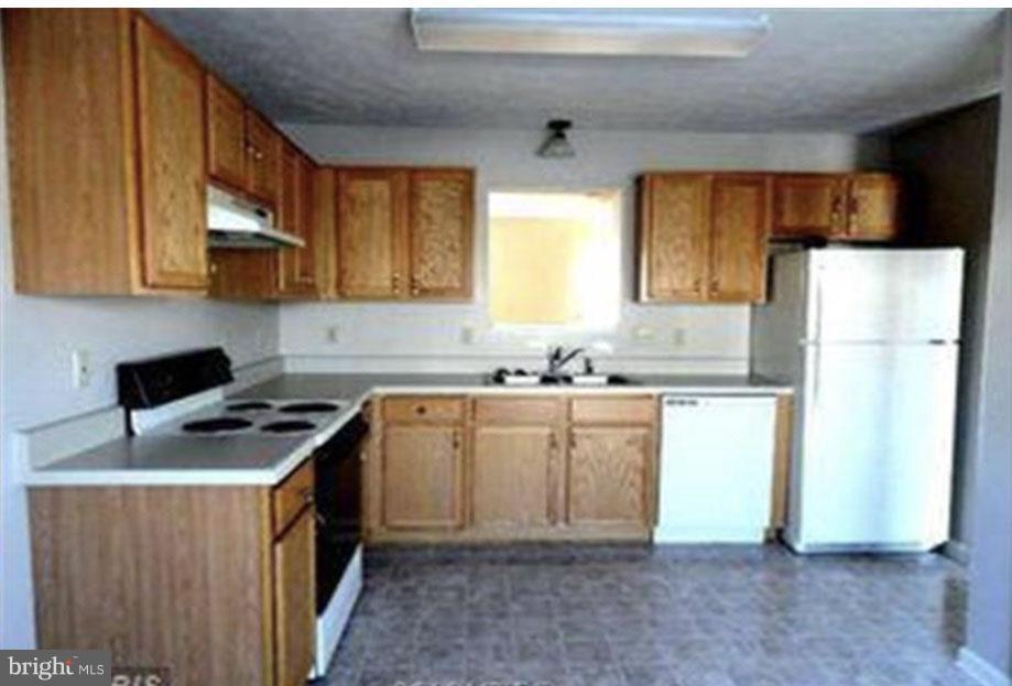 323 Copperfield LANE