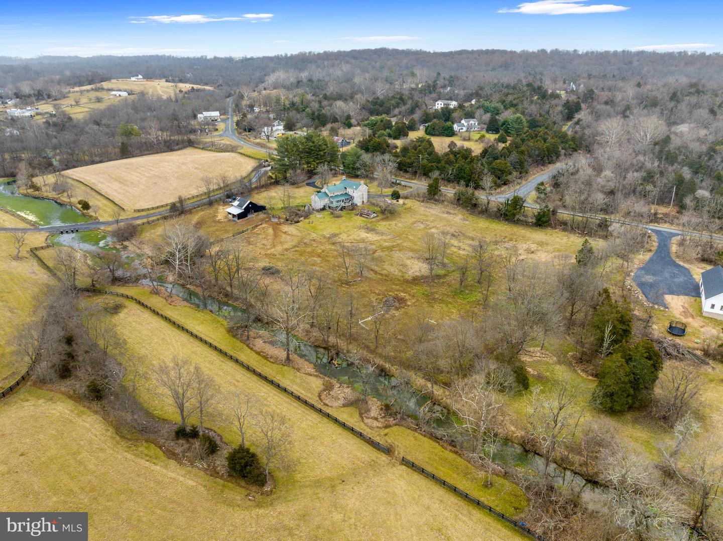 7252 Middle ROAD