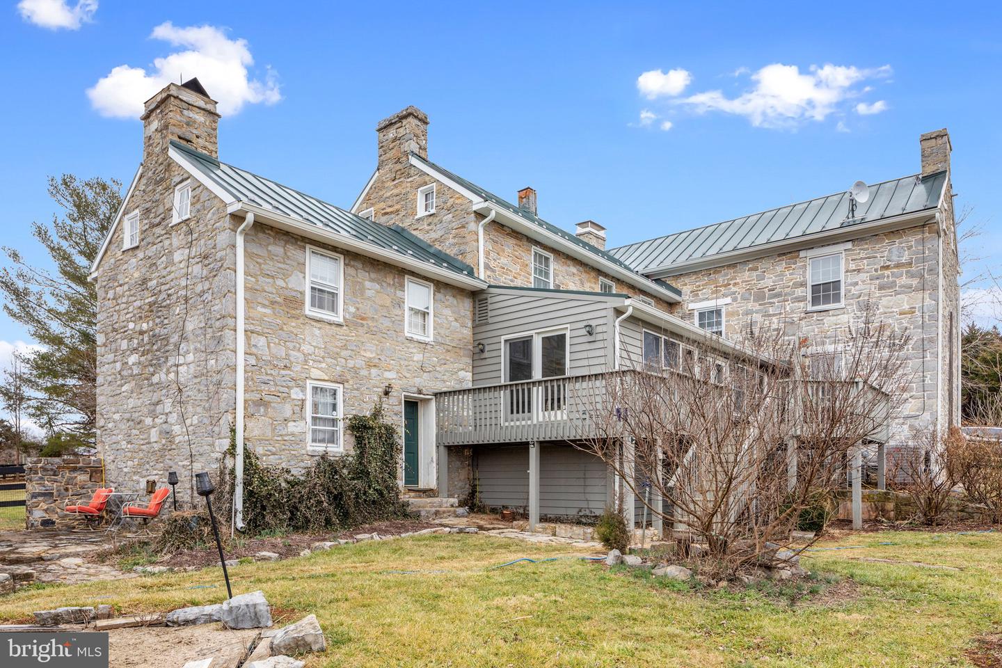 7252 Middle ROAD