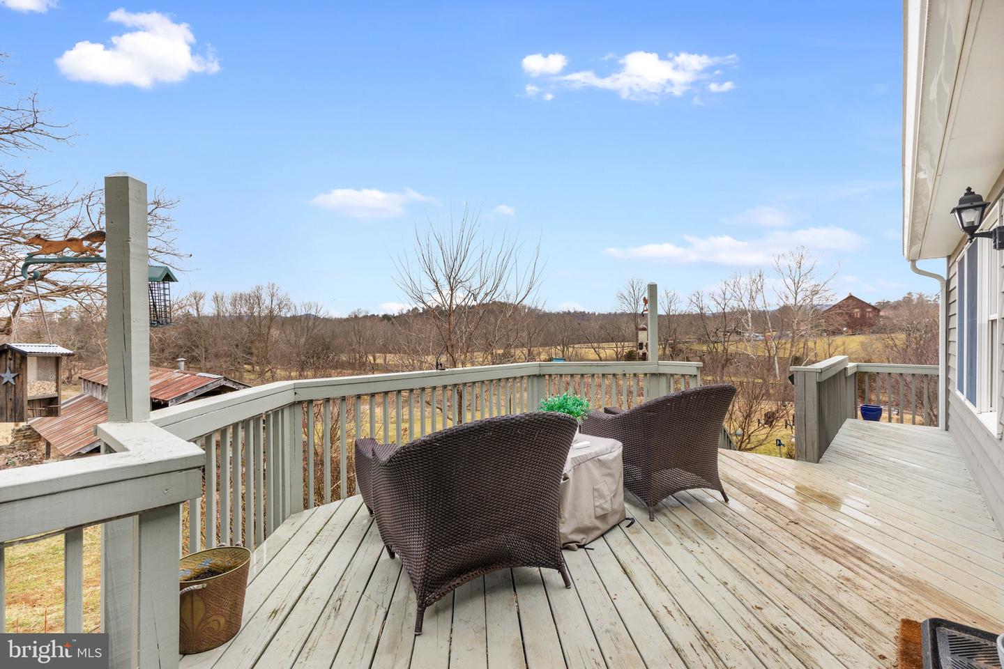 7252 Middle ROAD