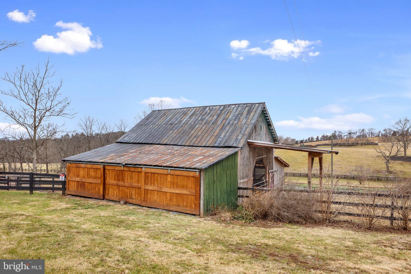 7252 Middle ROAD
