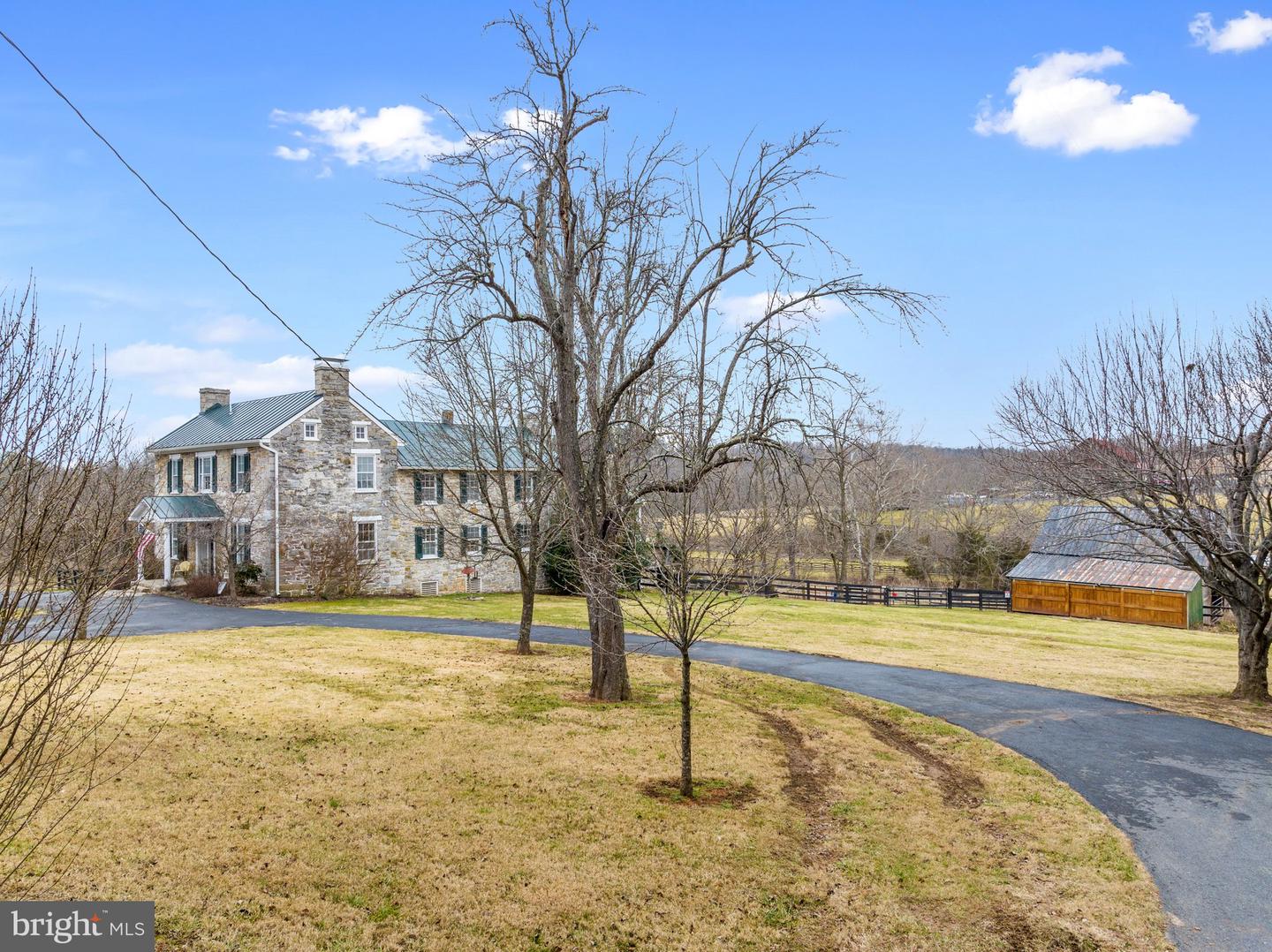 7252 Middle ROAD