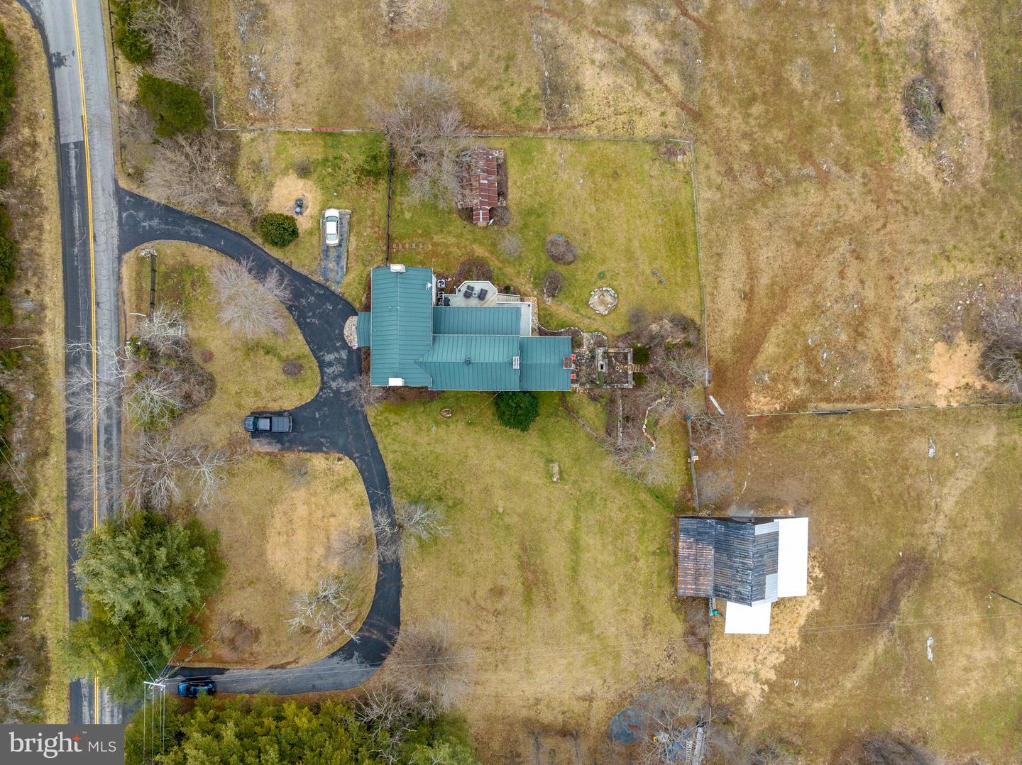 7252 Middle ROAD