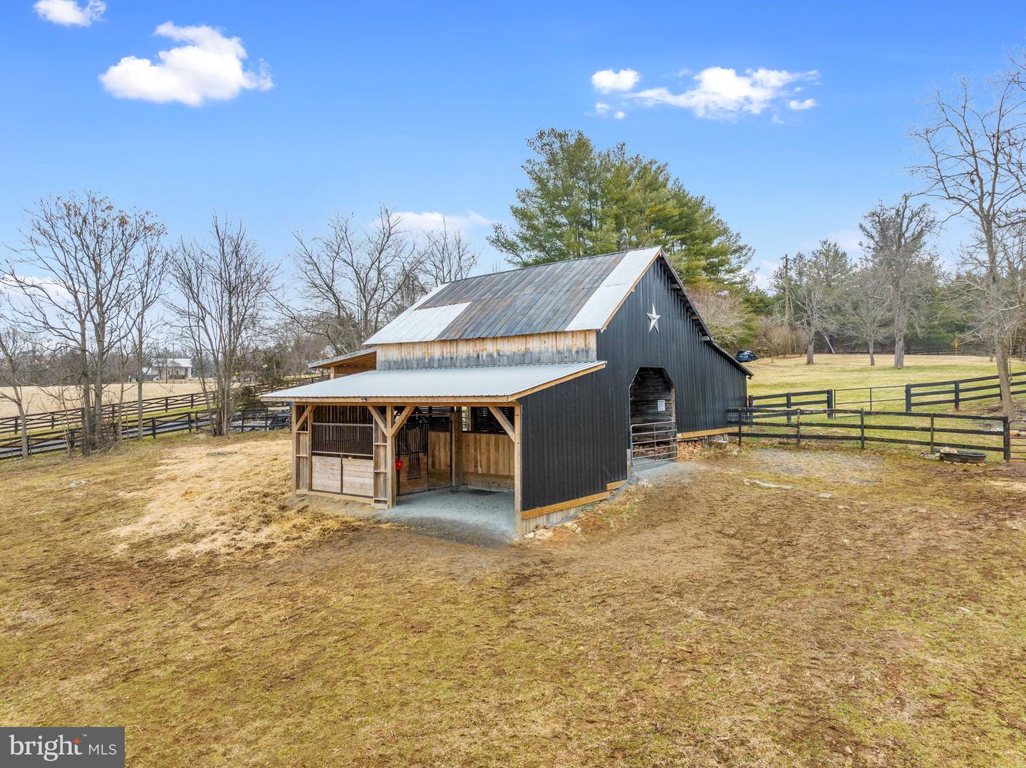 7252 Middle ROAD