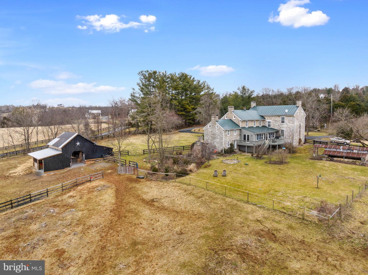 7252 Middle ROAD
