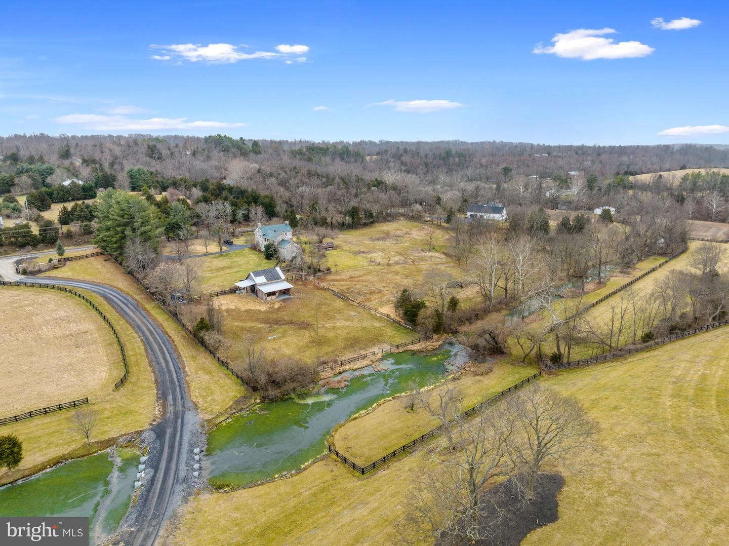 7252 Middle ROAD