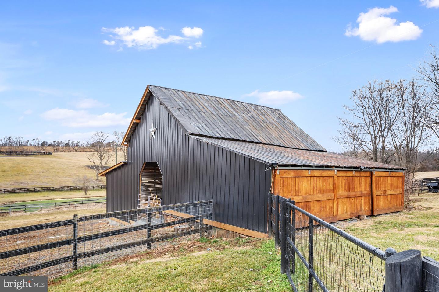7252 Middle ROAD