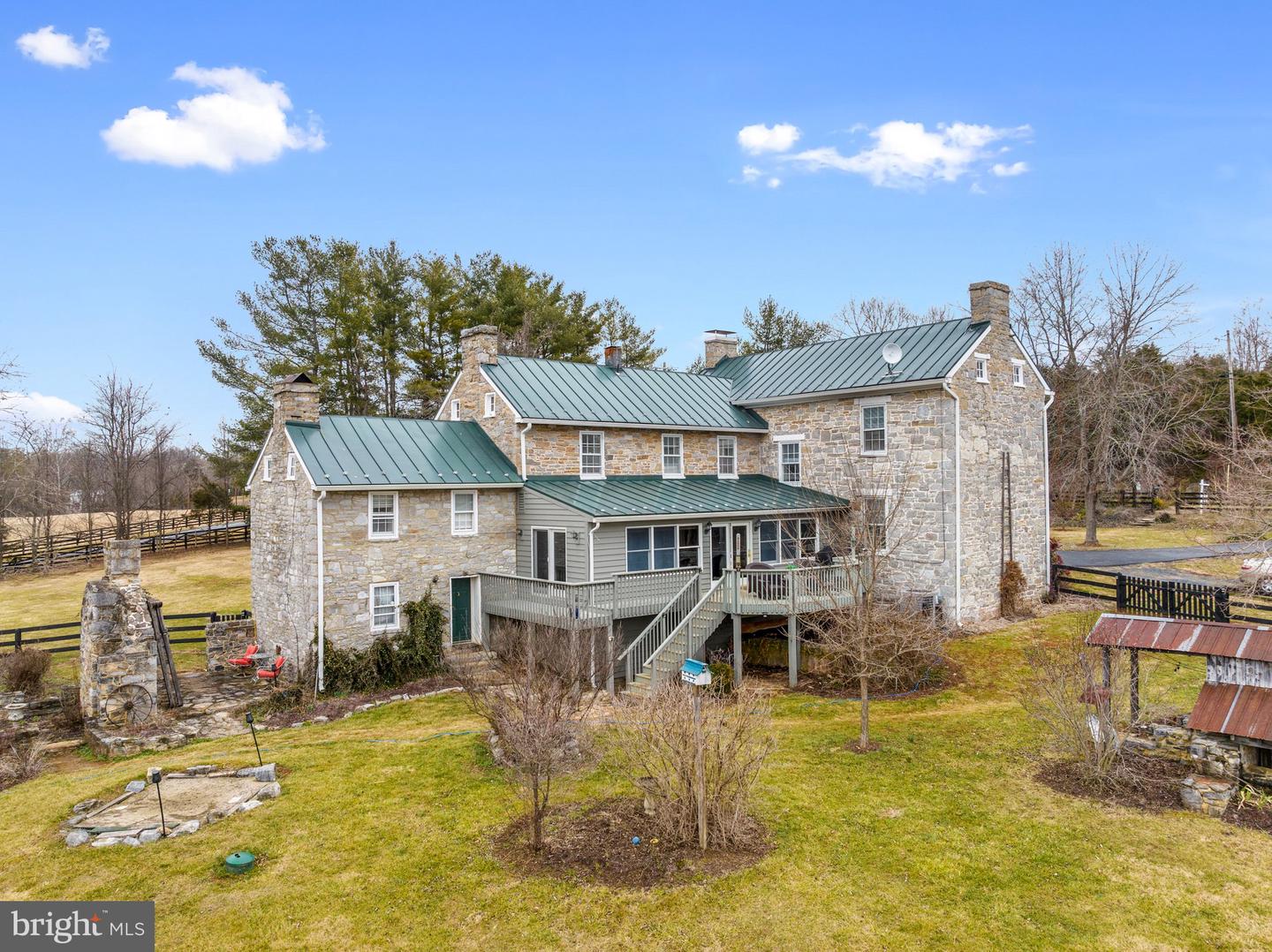 7252 Middle ROAD