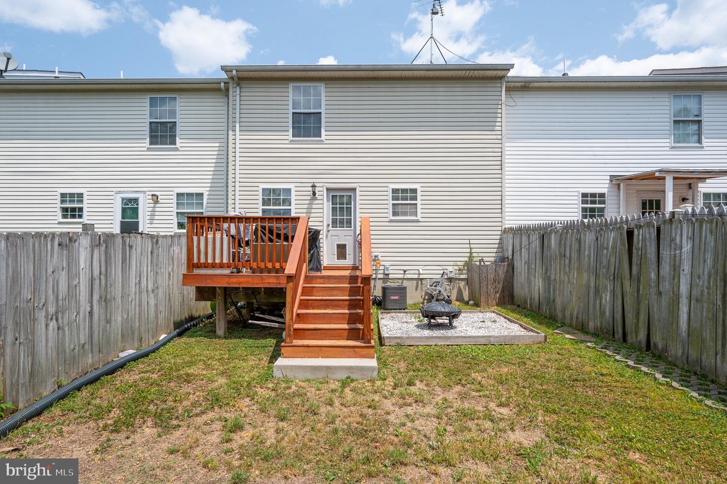 604 Emily LANE